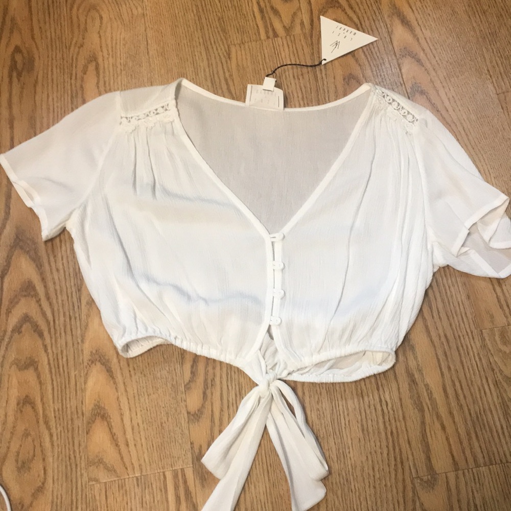 Cropped tie white blouse
